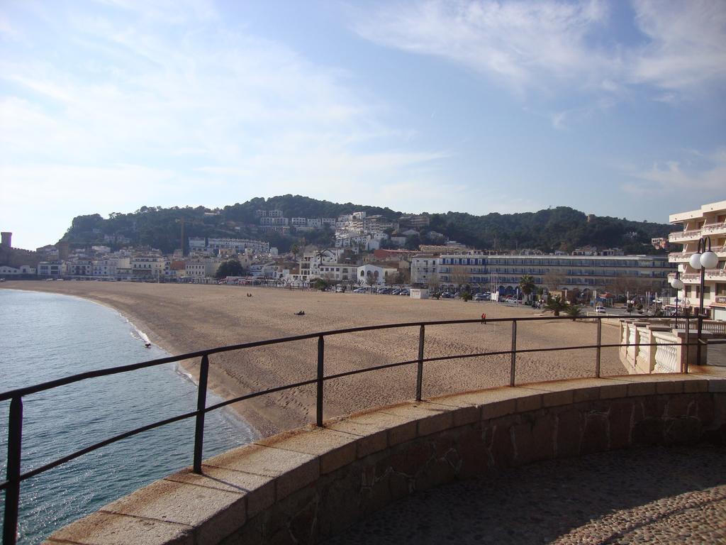 Apartaments Claudi Tossa de Mar Exteriör bild