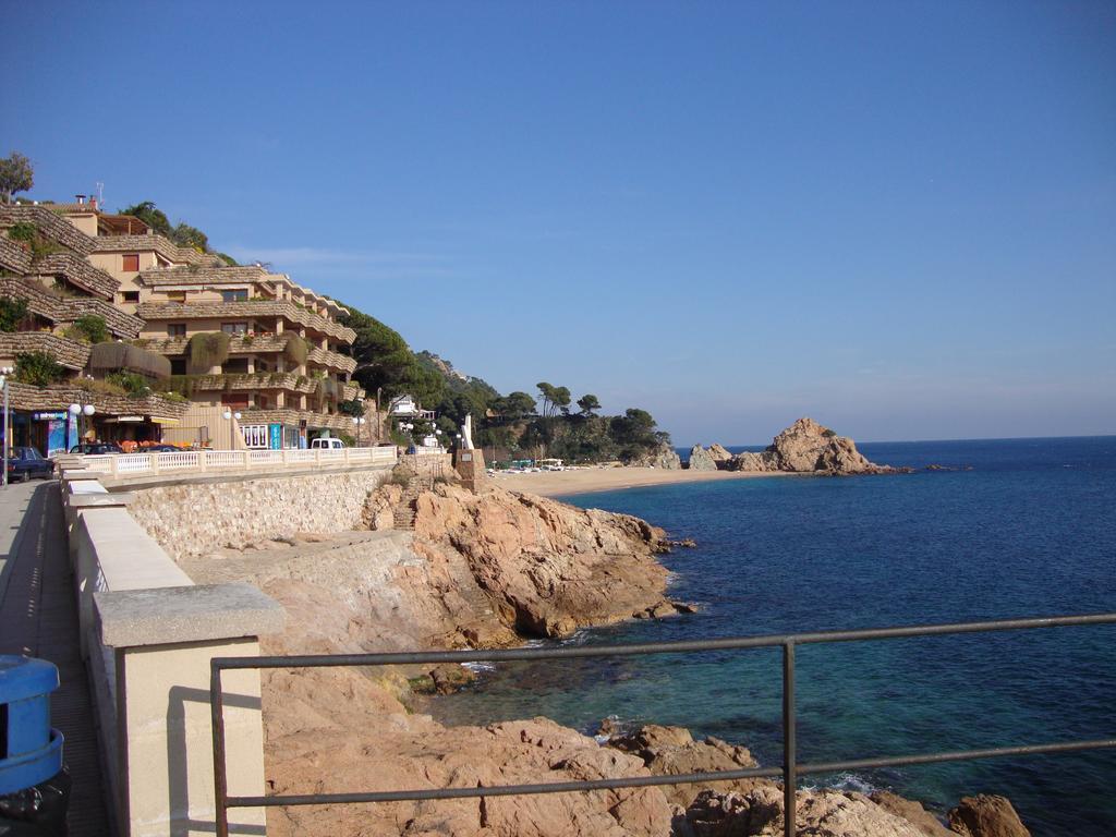 Apartaments Claudi Tossa de Mar Exteriör bild