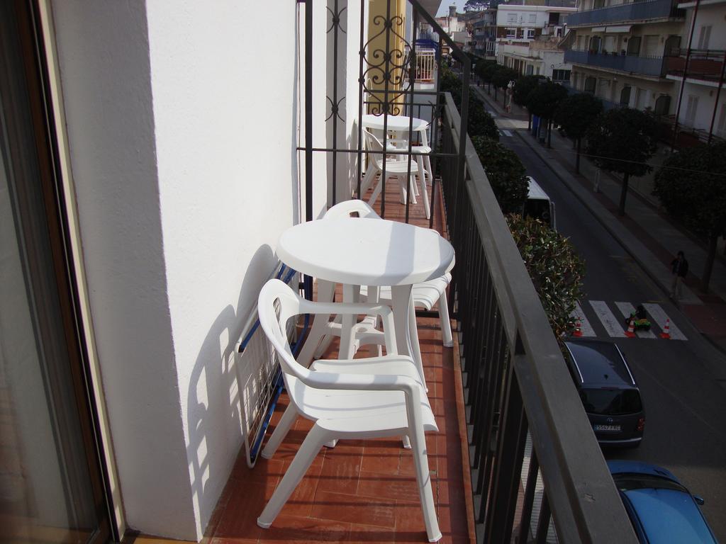 Apartaments Claudi Tossa de Mar Exteriör bild